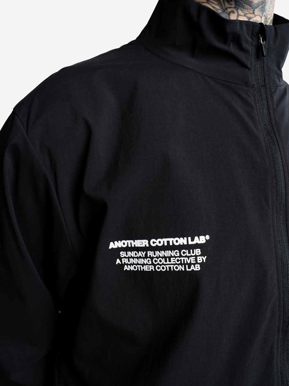 SRC Running Jacket Black DETAILS