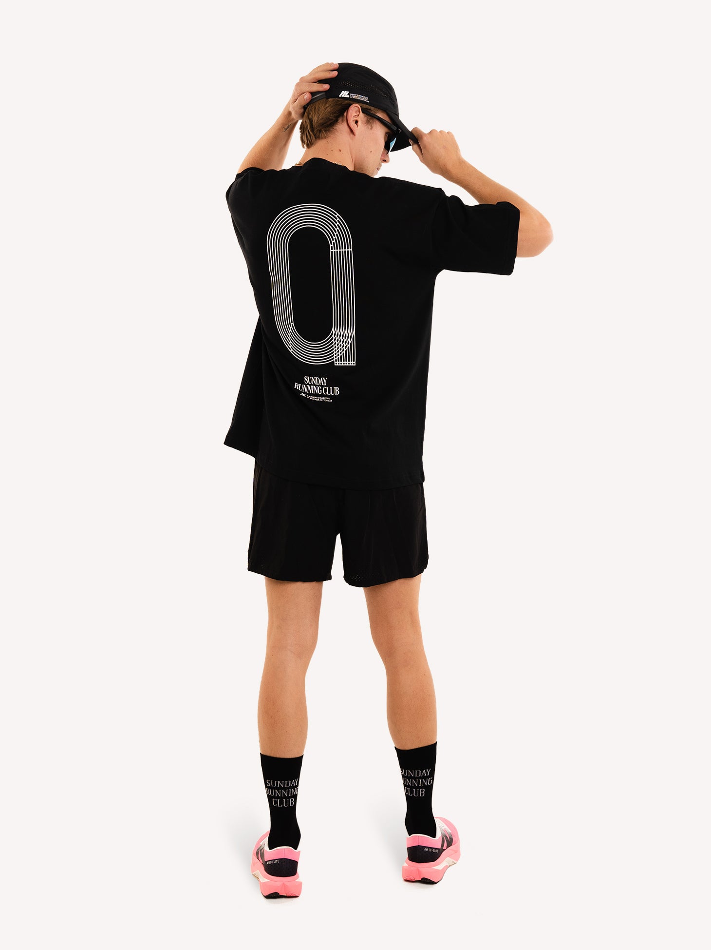 SUNDAY 半袖Tシャツ ブラック アディダス オウン ザ ラン 半袖Tシャツ - ブラック | アディダス ジャパン